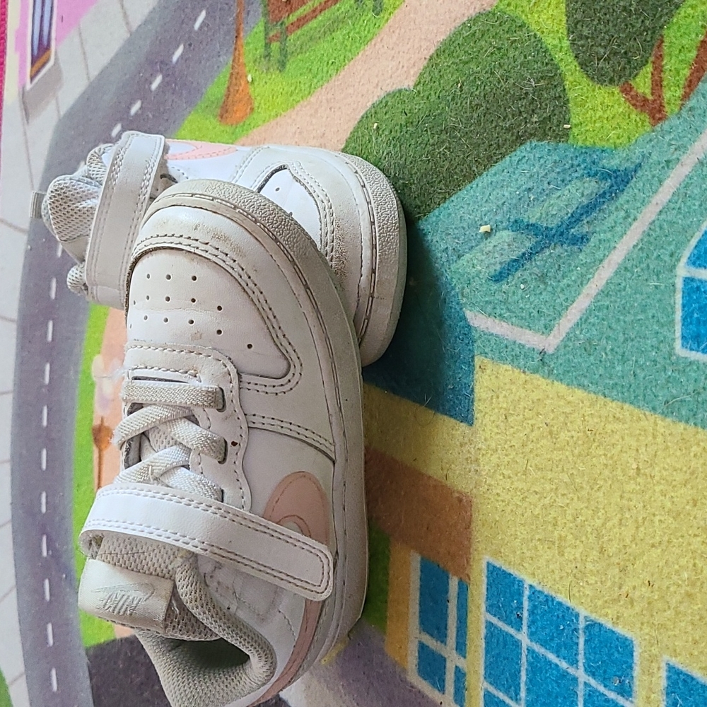 Toddler Nike sneakers